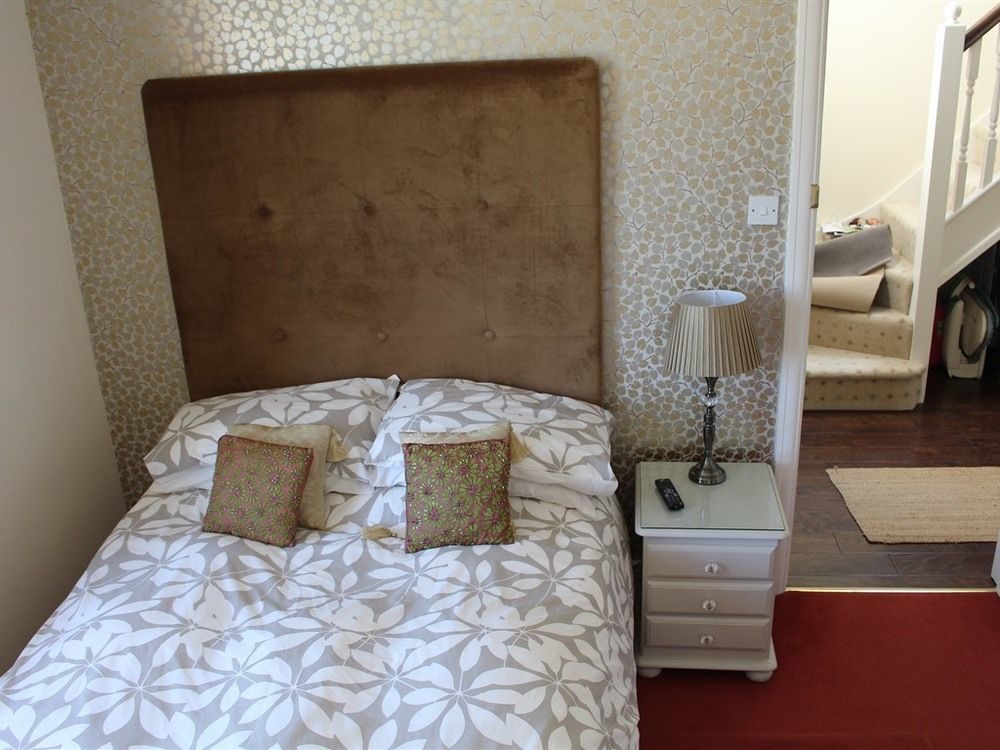 Laurels Guesthouse ウィットニー エクステリア 写真