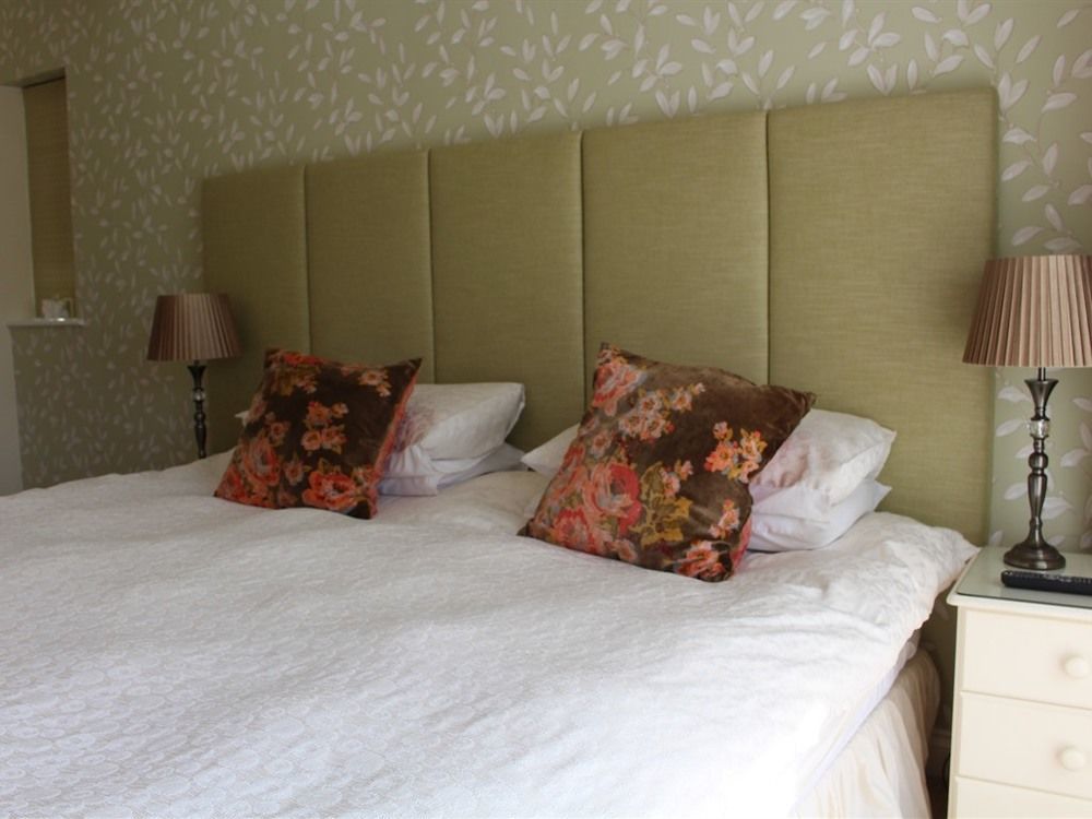 Laurels Guesthouse ウィットニー エクステリア 写真