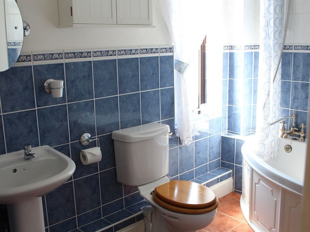 Laurels Guesthouse ウィットニー エクステリア 写真