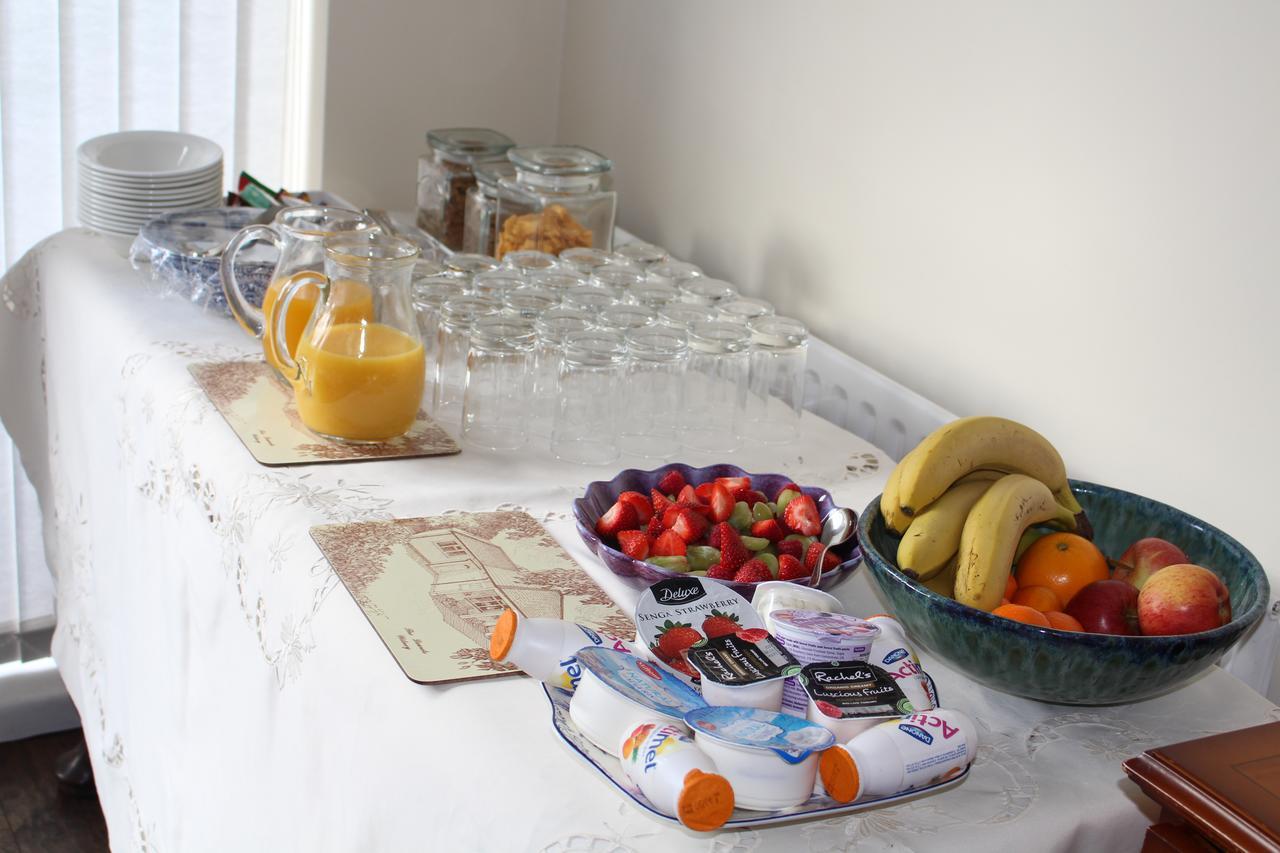 Laurels Guesthouse ウィットニー エクステリア 写真